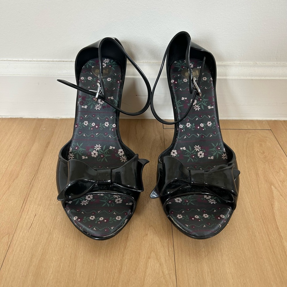 Retro Mel by Melissa black jelly heels with bow!